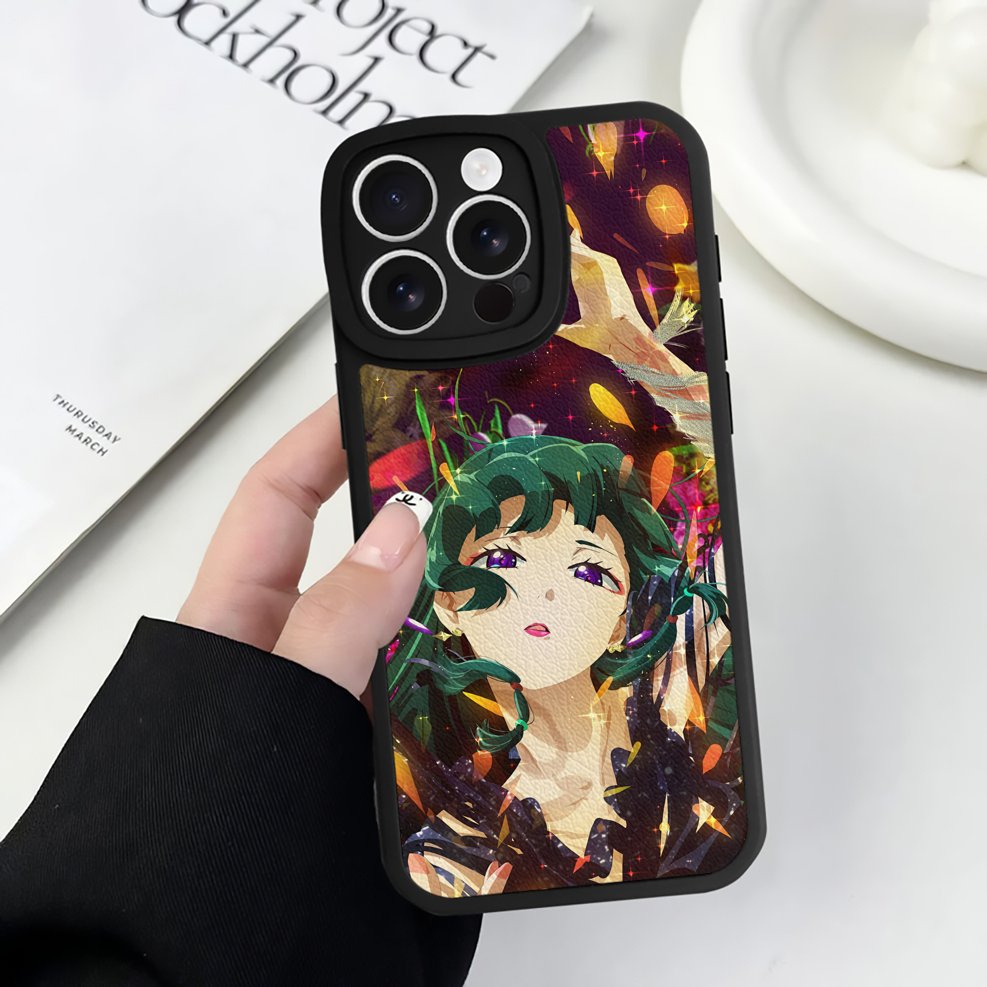 （画像用） 薬屋のひとりごと The Apothecary Diaries 【iPhone 16シリーズ対応】シリコンスマホケース（レザー調） 材質：シリコン